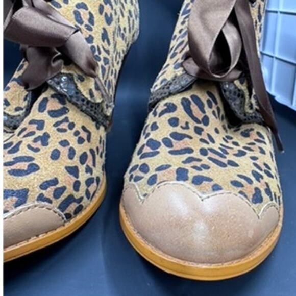 "Poetic License" LONDON Cheetah ,Pump ,Bootie,Size 6.5(37), Ribbon Laces,Gypsy,‎ - Picture 3 of 8